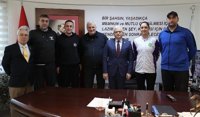 Burhaniye Belediyesi 2.Voleybol Turnuvası İştirakçilerinden Lider Deveciler’e Ziyaret