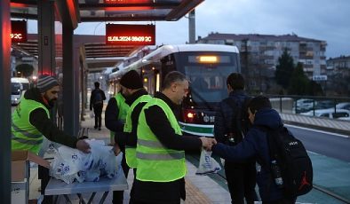 Büyükşehir’den kandil simidi ikramı