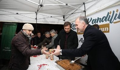 Kandil Helvası Hacı Lütfullah Mescidinde İkram Edildi