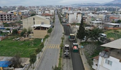 Aydın Büyükşehir Belediyesi, kent genelinde vatandaşlar için daha inançlı yollar ve konforlu ömür alanları oluşturmaya devam ediyor