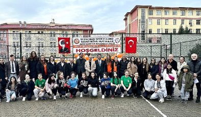 Eczacıbaşı Spor Kulübü’nden Kahramanmaraş Aziz Sancar Anadolu Lisesi’ne Voleybol Alanı