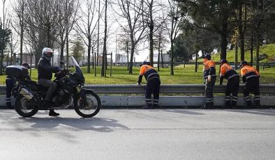 İBB’nin ‘Motorcu Dostu Bariyer” Çalışmaları Sürat Kesmeden Devam Ediyor