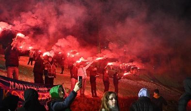 Kartepe Belediye Lideri Av.M.Mustafa Kocaman meşalelerle karşılandı