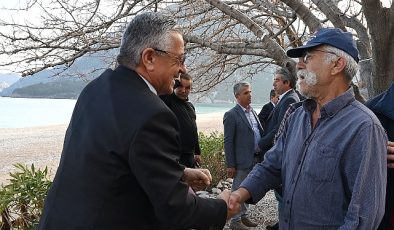 Kemer Belediye Lideri Necati Topaloğlu, Çıralı’da vatandaşlarla halk toplantısında bir ortaya geldi