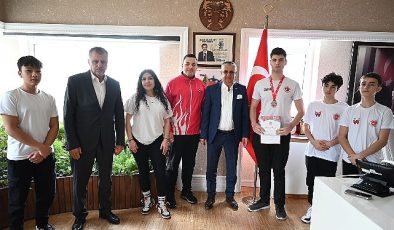 Kemer Belediyesi Kick Boks Grubu göz dolduruyor