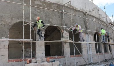 Kumluca’nın yeni simgesi Atatürk Stadyumu süratle yükseliyor