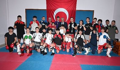 Lider Topaloğlu’ndan kick boks atletlerine ziyaret