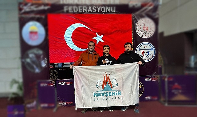 Nevşehir Belediyesi Gençlik ve Spor Kulübü Halter Ekibi atletlerinden İsmail Yetiş, Türkiye ikincisi oldu