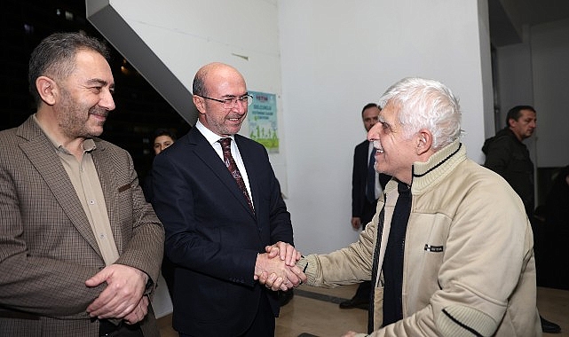 Selçuklu Belediye Lideri Ahmet Pekyatırmacı, Selçuklu İlçe Müftülüğü’nün, Ebubekir Camii’nde düzenlediği Berat Kandili programında ilçe sakinleriyle kandil rahmetine ortak oldu