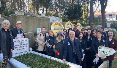 Türk Eğitim Vakfı, Usta Tiyatrocu Zehra Macide Tanır’ı Kabri Başında Andı