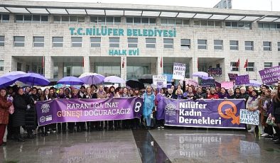 Nilüferli bayanlar 8 Mart’ta ‘Karanlığa İnat Güneşi Doğuracağız’ sloganıyla yürüdü