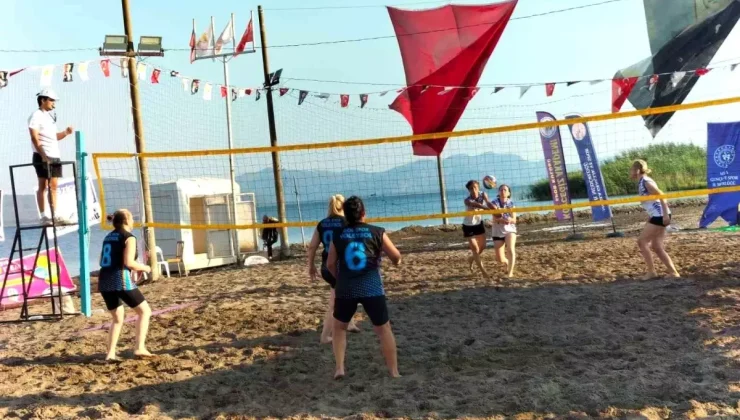 Muğla’da 3. Zafer Kupası Plaj Voleybolu Turnuvası Devam Ediyor